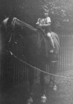 Bob Sutter Jr on horse